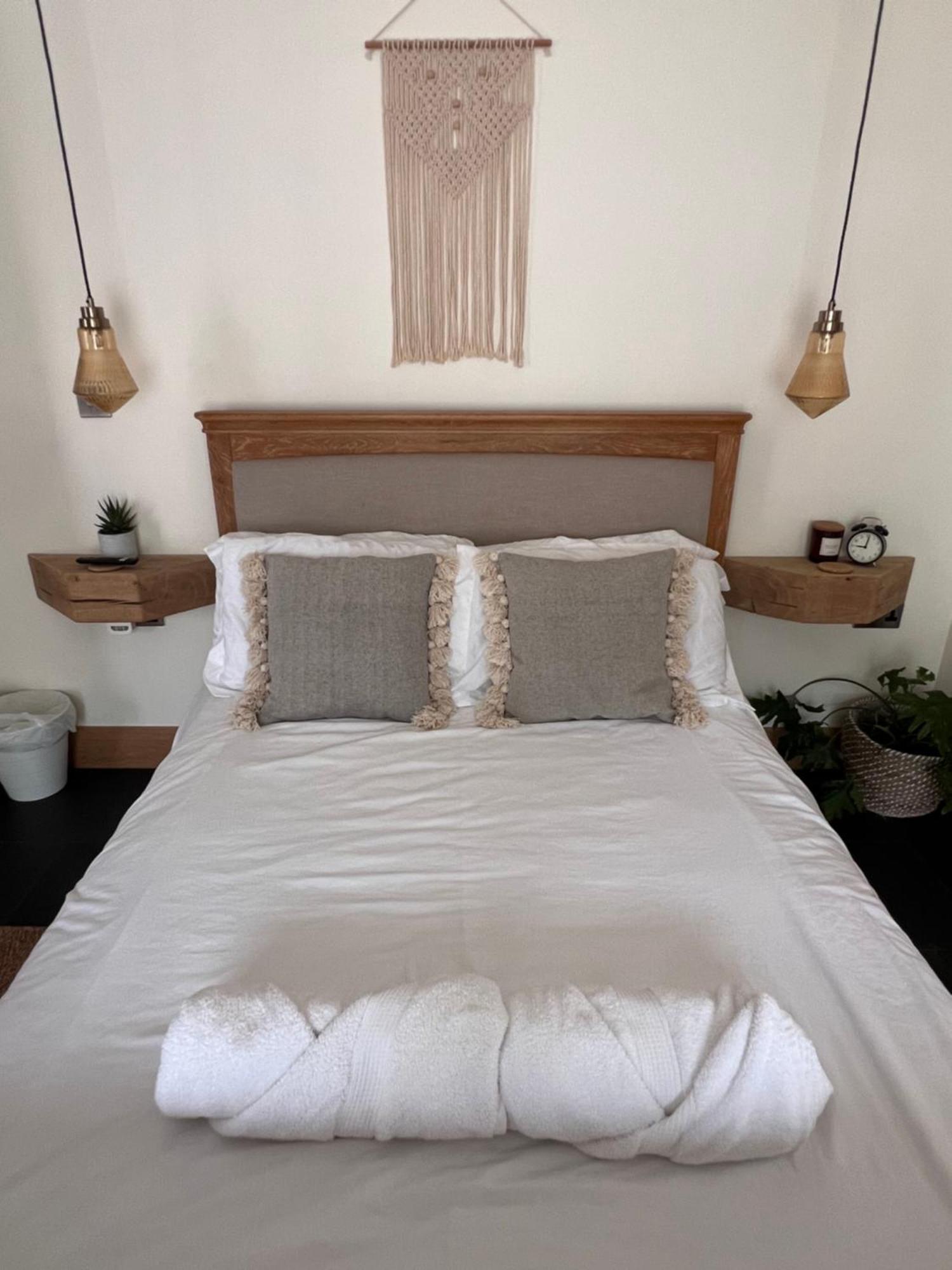 Luxury Courtyard Studio In Llangollen Luaran gambar