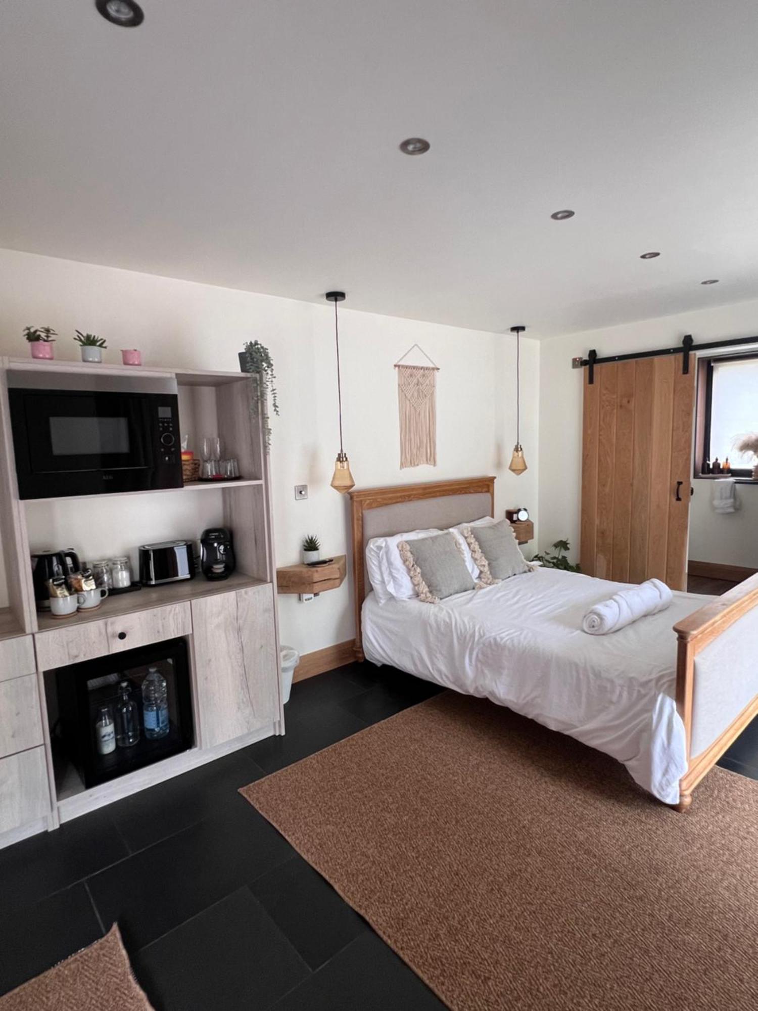 Luxury Courtyard Studio In Llangollen Luaran gambar
