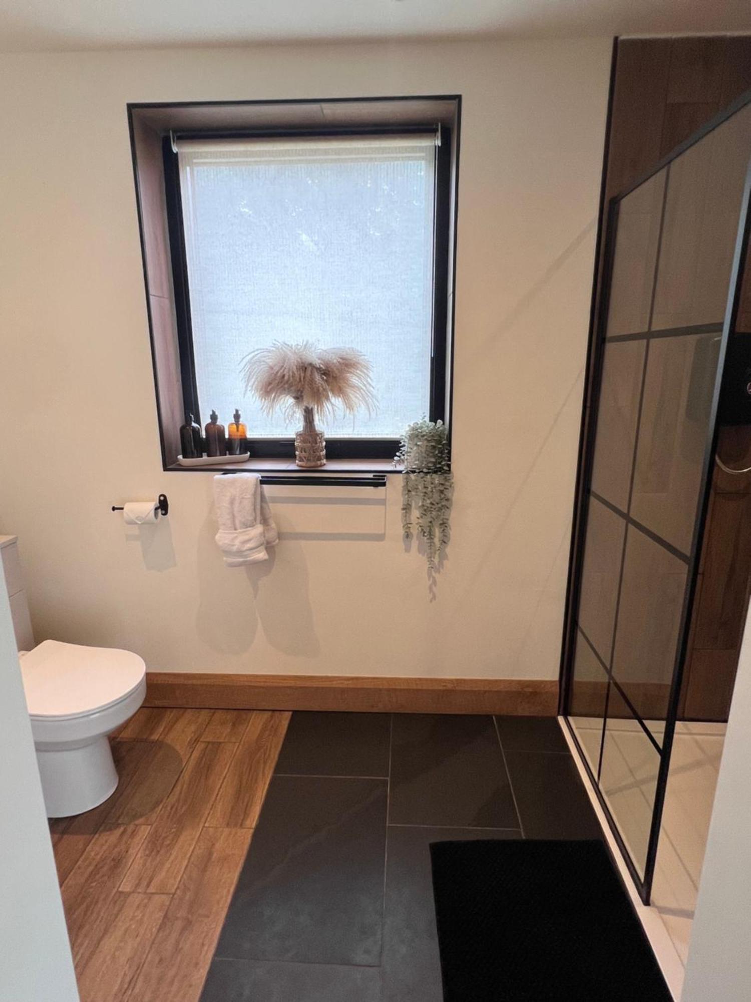 Luxury Courtyard Studio In Llangollen Luaran gambar
